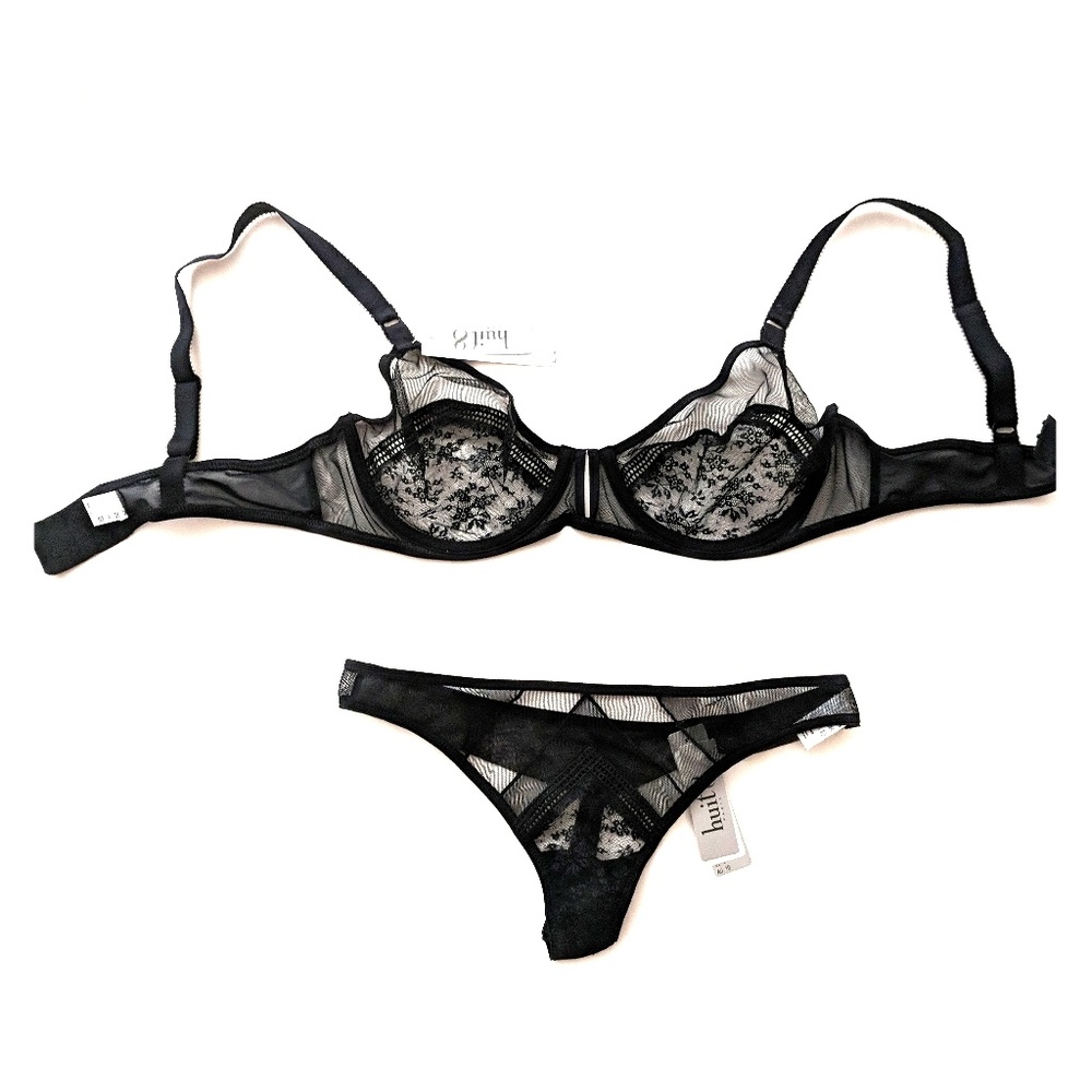 Huit lingerie set